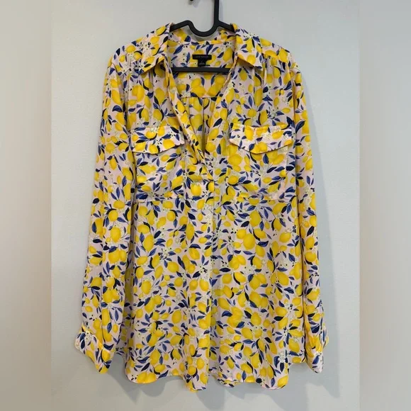 Ann Taylor Women's Lemon Blossom Camp Shirt Pale Petal L - Picture 1 of 6